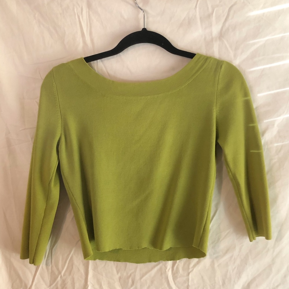 Cropped green shirt